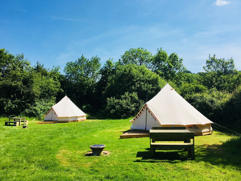 霍利坎姆科茨沃尔德露营酒店