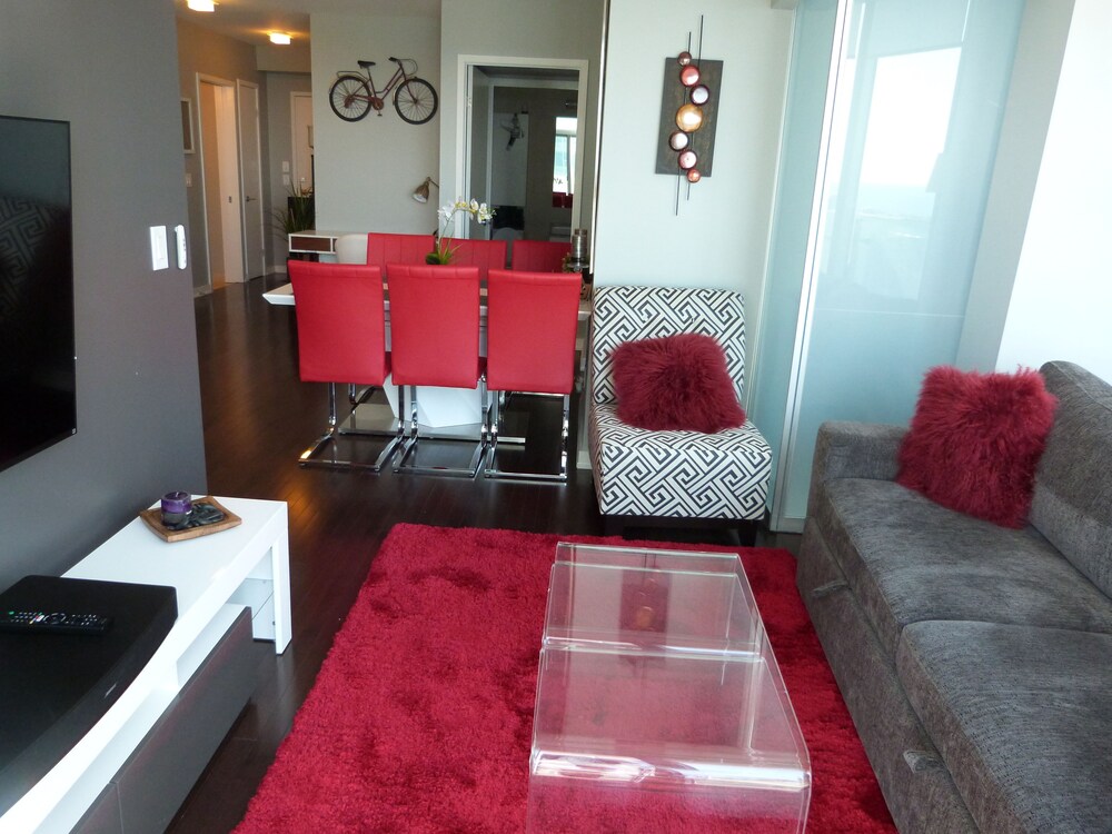 Book Downtown Toronto Exclusive Lakeview 3 Br Suite With Parking In Downtown Toronto Exclusive Lakeview 3 Br Suite With Parking Panoramic Condo