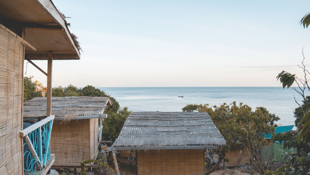 Book Xpirates Dive Camp Hostel In Komodo Hotels Com