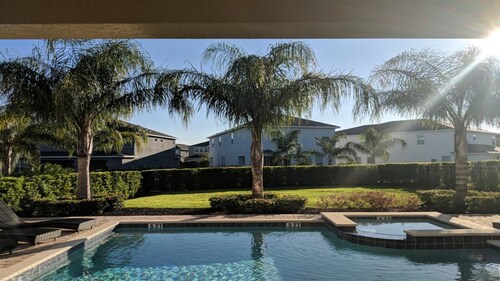 レイク ブエナ ビスタ ディズニーズ ハリウッド スタジオ 周辺のホテル 宿泊予約 格安ホテル予約 最安値検索 ホテルズドットコム