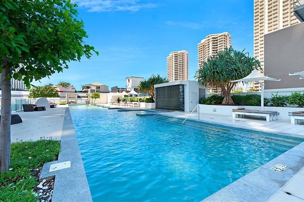 Luxury Surfers Paradise Residences Gold Coast Book At Hotels Com The warmest month is typically hotels in surfers paradise. luxury surfers paradise residences
