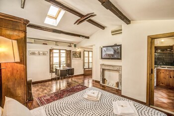 Picture of Apartment With one Bedroom in Roma, With Wifi in Rome