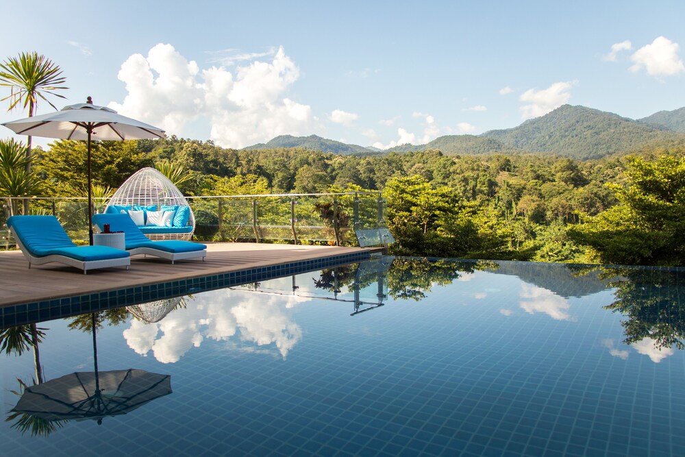 清迈首驿依山庄度假酒店