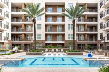 15 Closest Hotels To Midtown In Houston