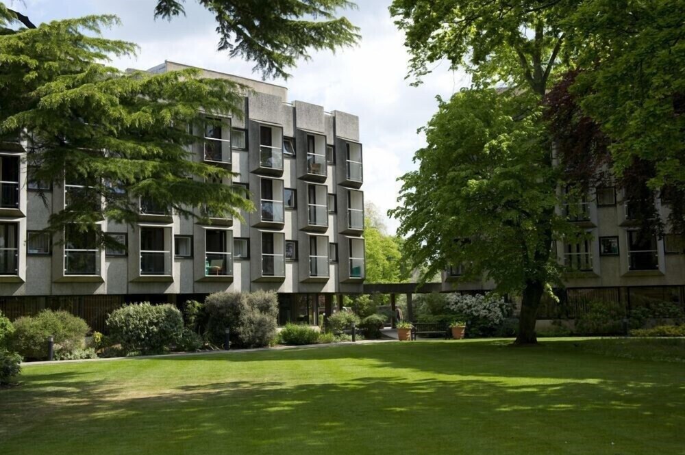 牛津大学圣安妮学院酒店