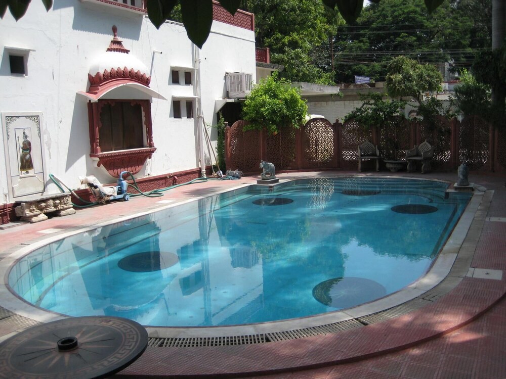 Rangniwas Palace Hotel Udaipur India Udaipur Hotel Discounts Hotels Com