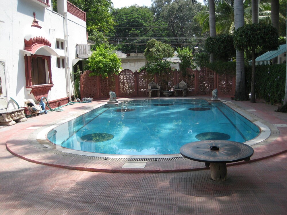 Rangniwas Palace Hotel Udaipur India Udaipur Hotel Discounts Hotels Com