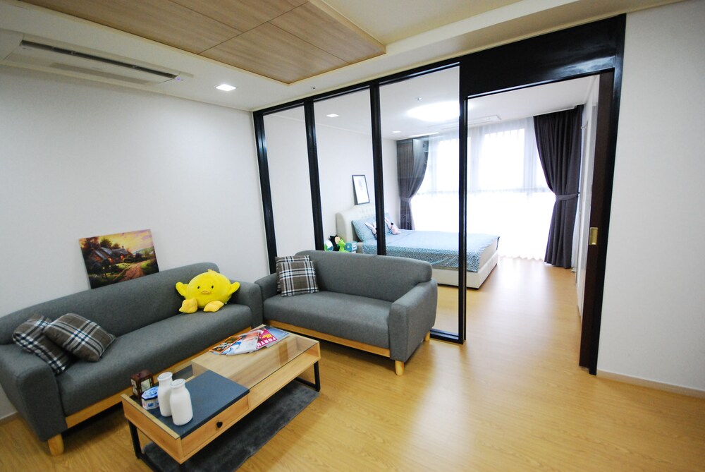 Book Humphreys Casa Buen Camino In Pyeongtaek Hotels Com