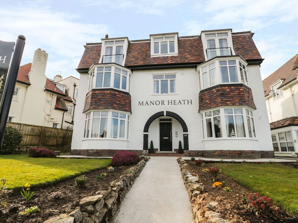 Book Manor Heath Apartment 1 In Scarborough Hotels Com