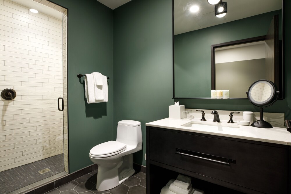 Cyrus Hotel Topeka A Tribute Portfolio Hotel Topeka Info Photos Reviews Book At Hotelscom