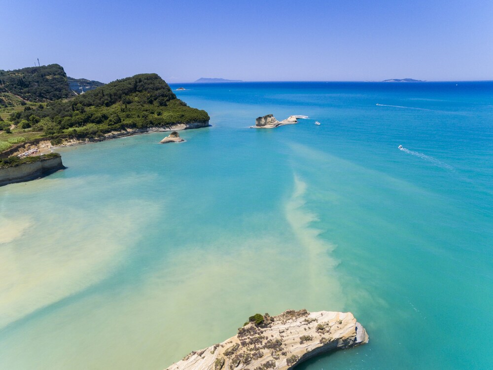 康奈克运河之爱海滩别墅酒店