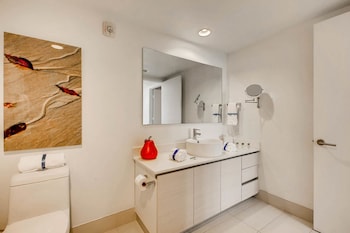 Фото Hallandale Suites by 1stHomeRent в в Холландейл-Бич