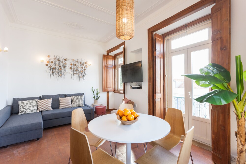 Reviews for Rossio Vintage Two-Bedroom Apartment - by LU Holidays, Lisbon Rossio Vintage Two-Bedroom Apartment - by LU Holidays... 