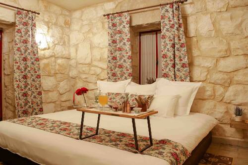 احجز زين لايف ستايل فيلا في البترون قارن أسعار الفنادق في البترون