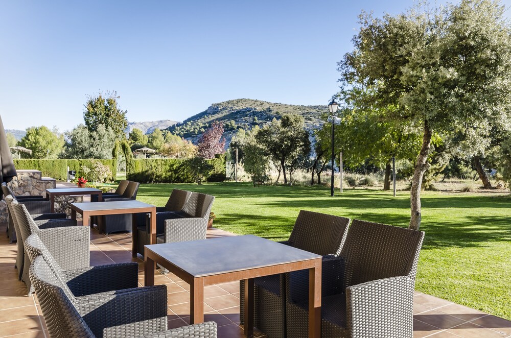 Book Hotel Rural Los Nogales In Pozo Alcon Hotels Com