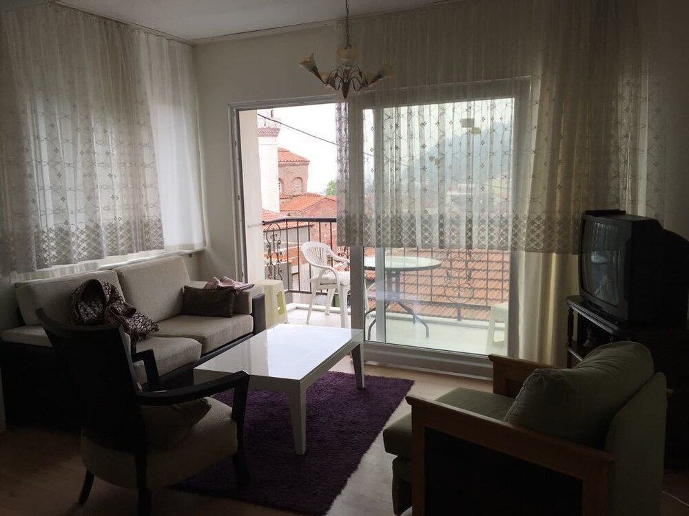 marin apart mudanya hotels com