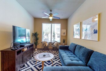 15 Closest Hotels To Deep Ellum Station In Dallas