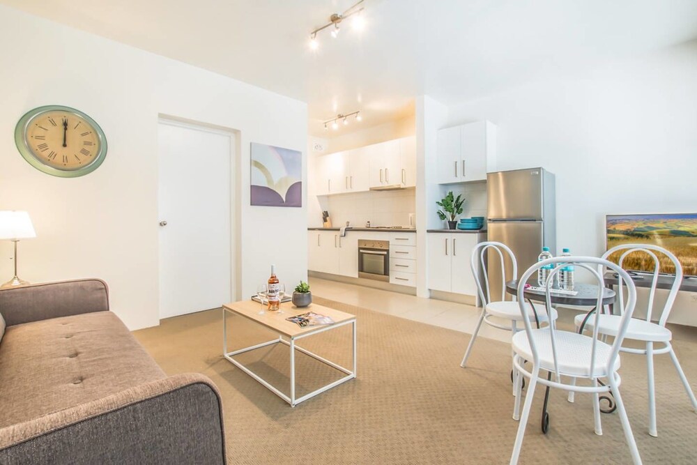 Book Modern Inner West 1 Bed With Parking In Ashfield In Sydney Hotels Com