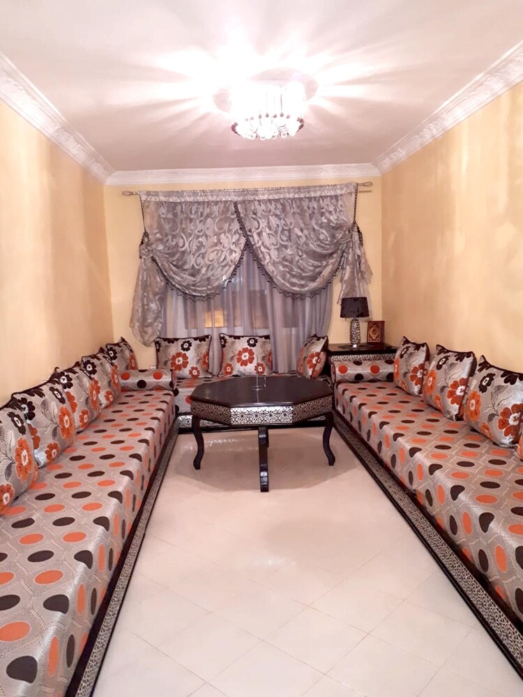 احجز شقة من غرفتي نوم في طنجة مع حديقة مغلقة تبع د 4 كم عن الشاطئ في طنجة قارن أسعار الفنادق في طنجة