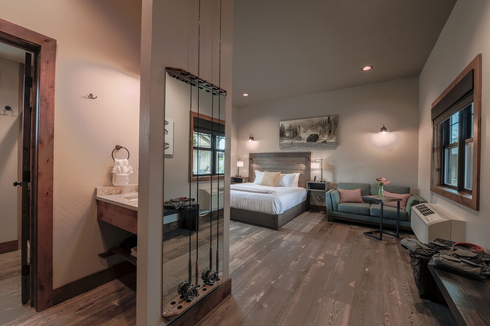 Book Golden Stone Inn In West Yellowstone Hotels Com