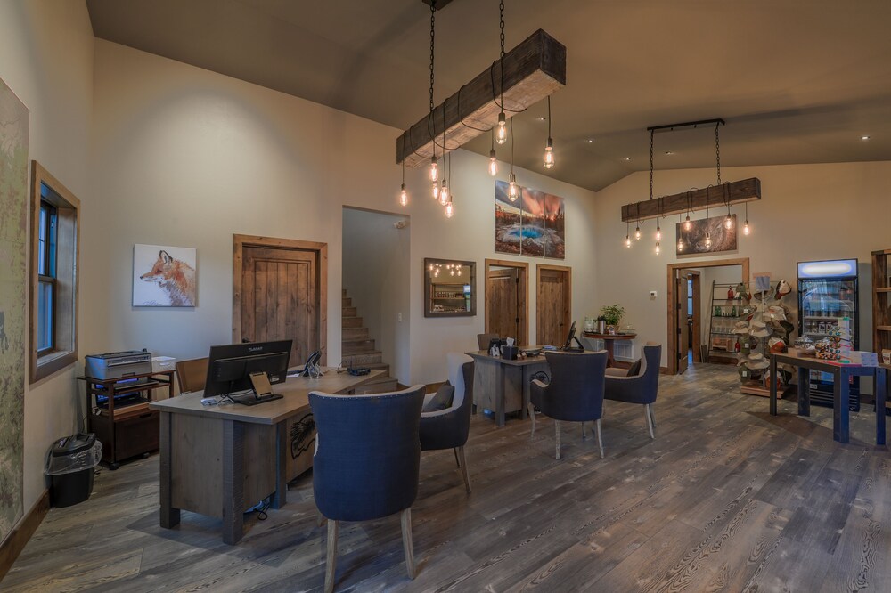 Book Golden Stone Inn In West Yellowstone Hotels Com