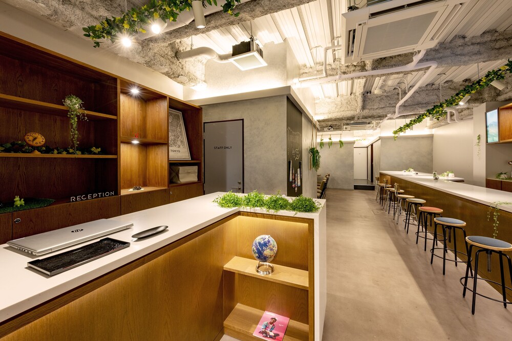 Plat Hostel Keikyu Minowa Forest 綺麗でお洒落なインテリアのホステル 宿泊予約はホテルズドットコム