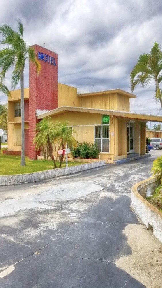 Book Travel Inn In Fort Pierce Hotels Com
