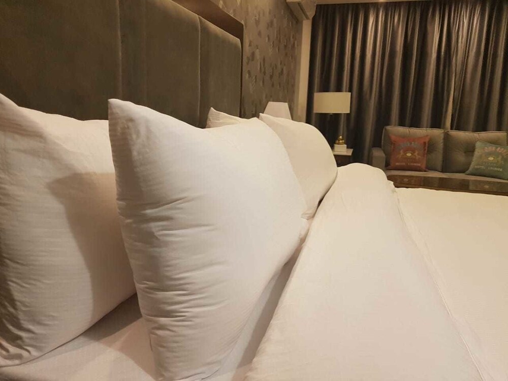 クラウン ロイヤル ホテル ティル ティルス の宿泊予約 ホテルズドットコム