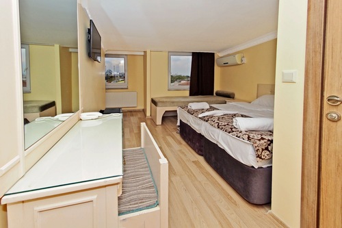 Book The Queen Hotel In Istanbul Hotels Com