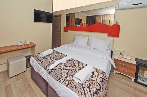 Book The Queen Hotel In Istanbul Hotels Com