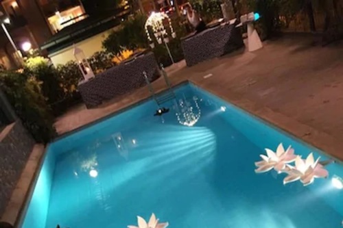 Prenota Hotel Montecarlo A Riccione Hotels Com