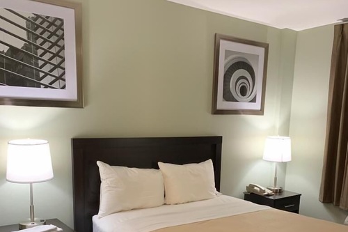 Book Quality Inn In Jamaica Hotels Com
