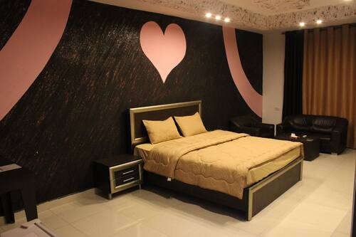 احجز فندق سارة كراون في إربد قارن أسعار الفنادق في إربد