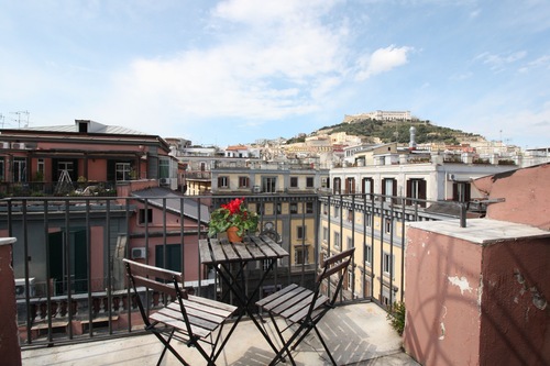 Roof Apartment Funicolare In Neapel Hotels Com