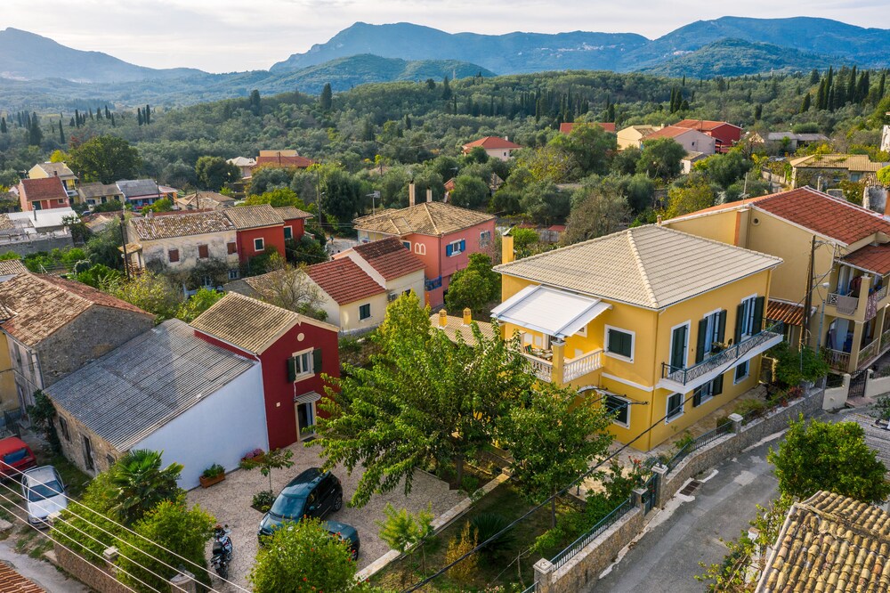 康奈克传统乡村连体别墅酒店