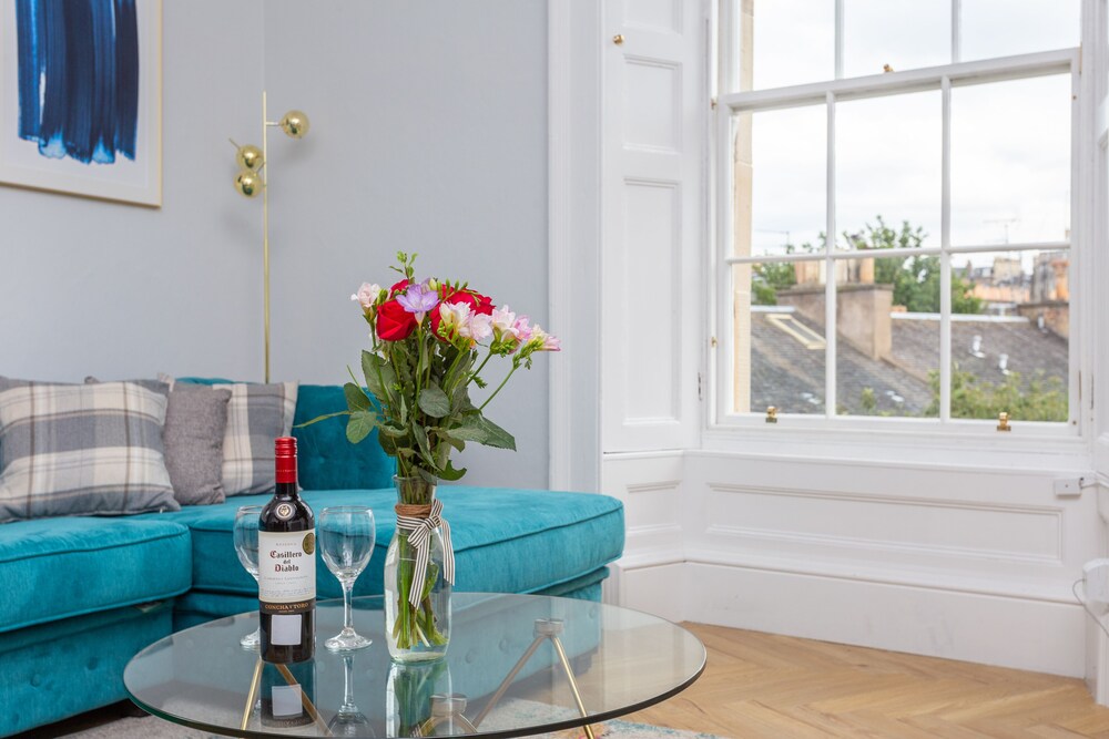 シルバー ライニング ラグジュアリーなニュー タウンにあるアパートメント エディンバラ の宿泊予約 ホテルズドットコム