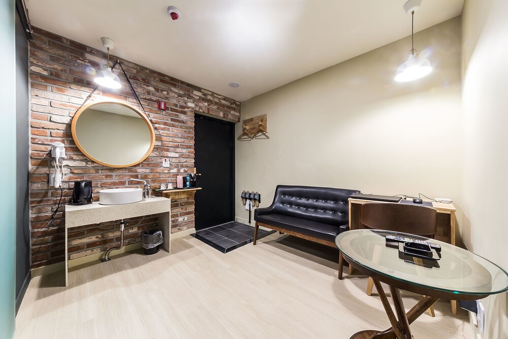 ピョンテク セビリア ホテル 平澤 の宿泊予約 ホテルズドットコム