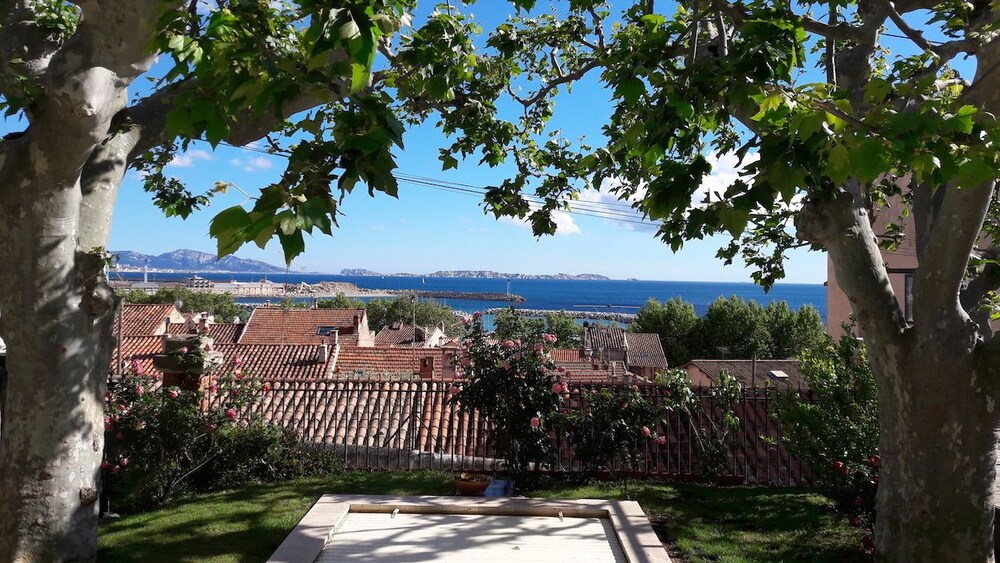 Book Chambre D Hotes Villa Magenta In Marseille Hotels Com