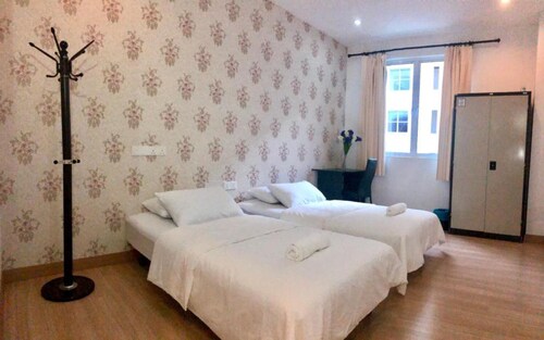 Top Hotels in Sungai Dua - Mukim 13 Paya Terubong, Malaysia