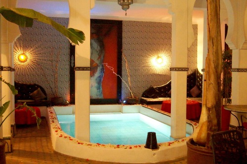 احجز فيلا من 6 غرف نوم في مراكش مع