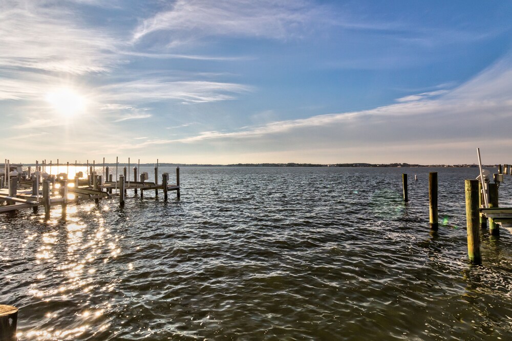 charming coastal retreat - minutes from the beach, boardwalk, &