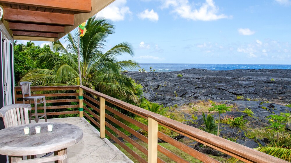 luxuriously appointed bali temple has 160 degree ocean views!