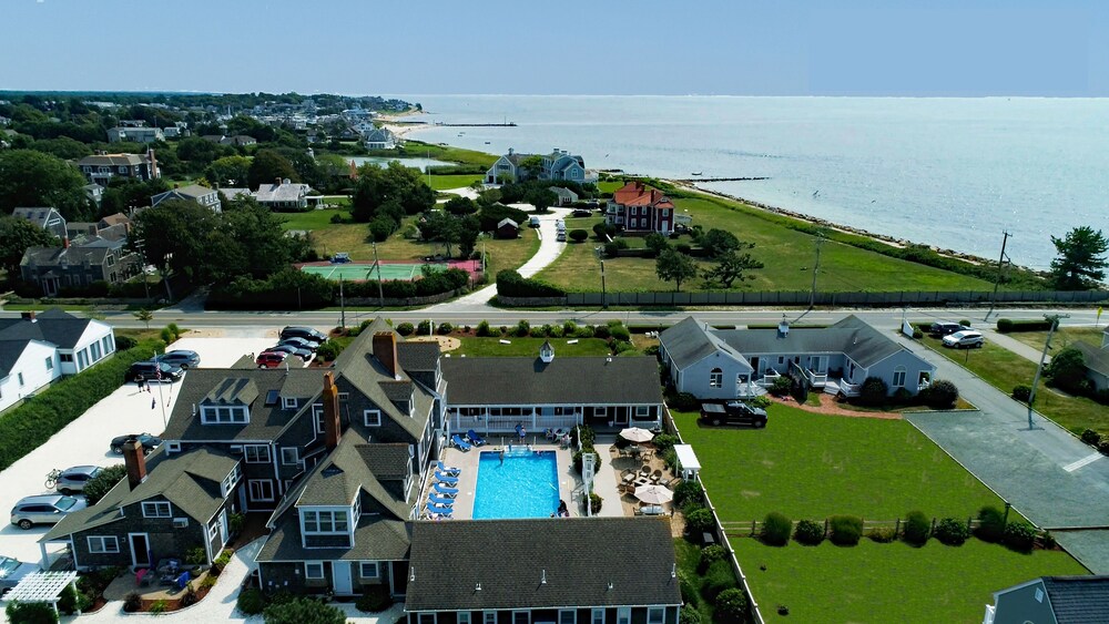 Book Beach Breeze Inn In Falmouth Hotels Com