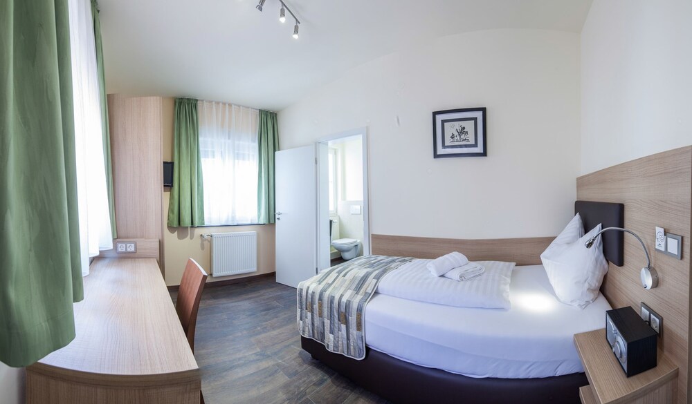 Hotel Restaurante Lorca Weinsberg Germany Weinsberg Hotel Discounts Hotels Com