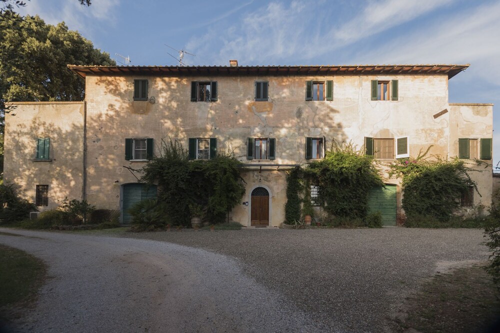 Book Villa Santa Giulia In Piombino Hotels Com