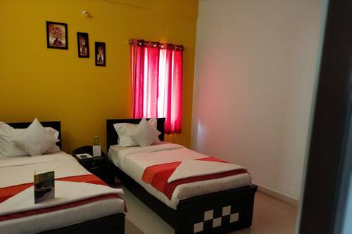 احجز كمفورت برايم تشويس في حيدر أباد قارن أسعار الفنادق في حيدر أباد