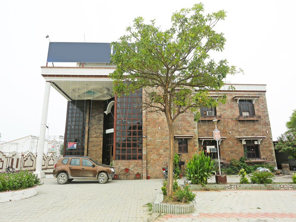 Book Oyo 16906 Hotel Balsons In Patiala Hotels Com Oyo 16906 hotel balsons asub kohas patiala. hotels com