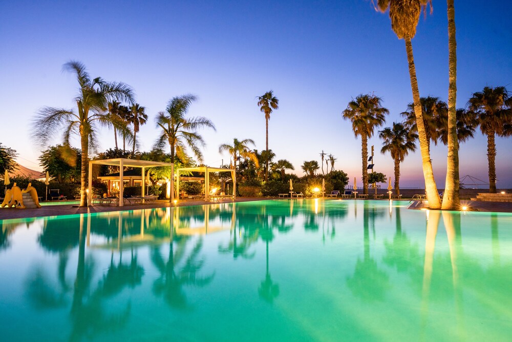 Book Le Dune Beach Club In Messina Hotelscom