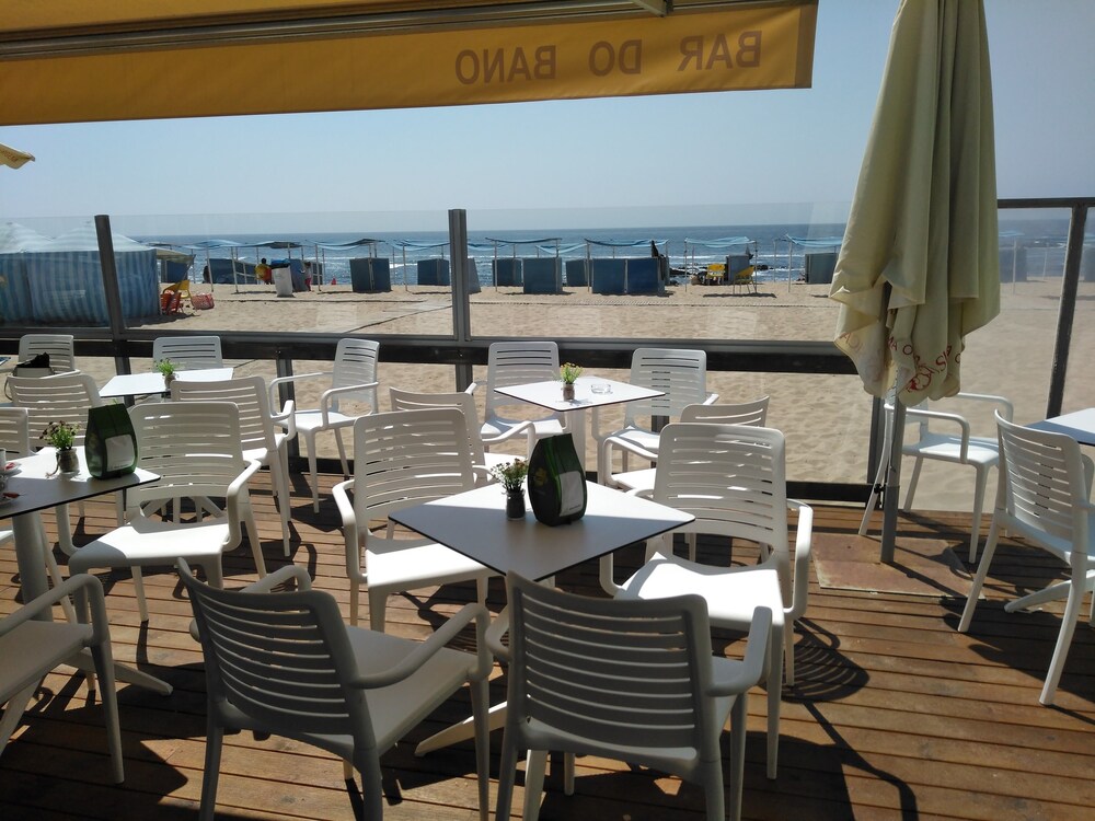 波多厅海滩酒店及按摩浴缸, 盖亚镇