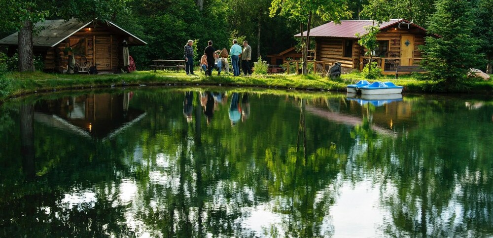 Book Hope Alaska's Bear Creek Lodge in Hope